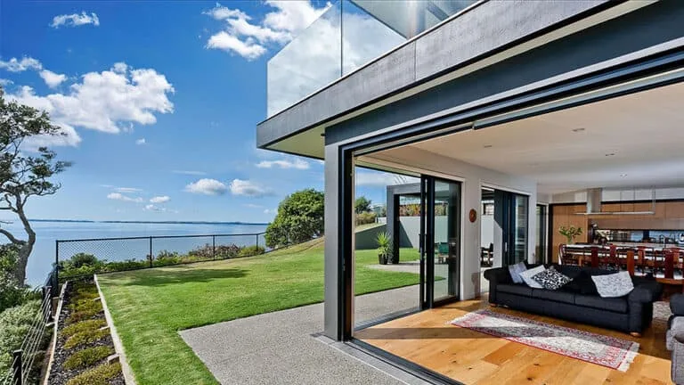 Harmony House - Covered terrace living