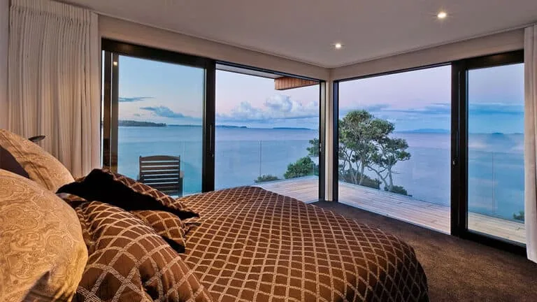 Harmony House - Sea-view bedroom